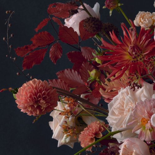 Коллекция Август. Несравненная интерьерная композиция из роскошных цветов