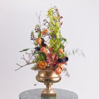 Коллекция Апрель. Вертикальная композиция в вазе с экзотическими цветами