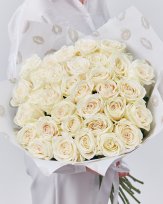 Коллекция Март. Монобукет из белых роз