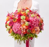 Коллекция Август. Роскошный букет с яркими цветами