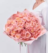 Коллекция Март. Монобукет из пионовидной кустовой розы